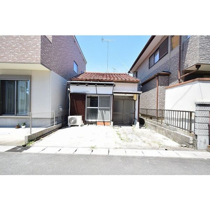 遠島鳥居先貸家の物件外観写真