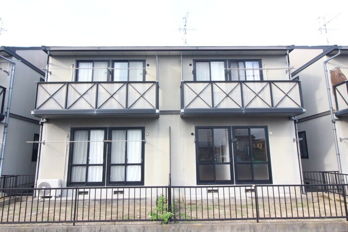 グランドールB棟の物件外観写真