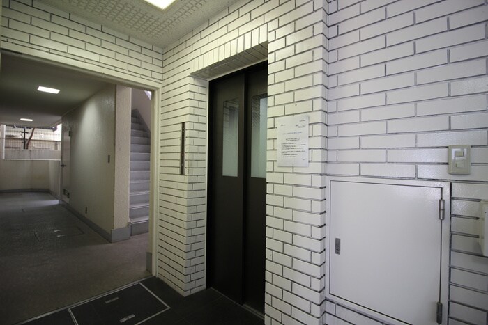 レスカール千代田の物件外観写真