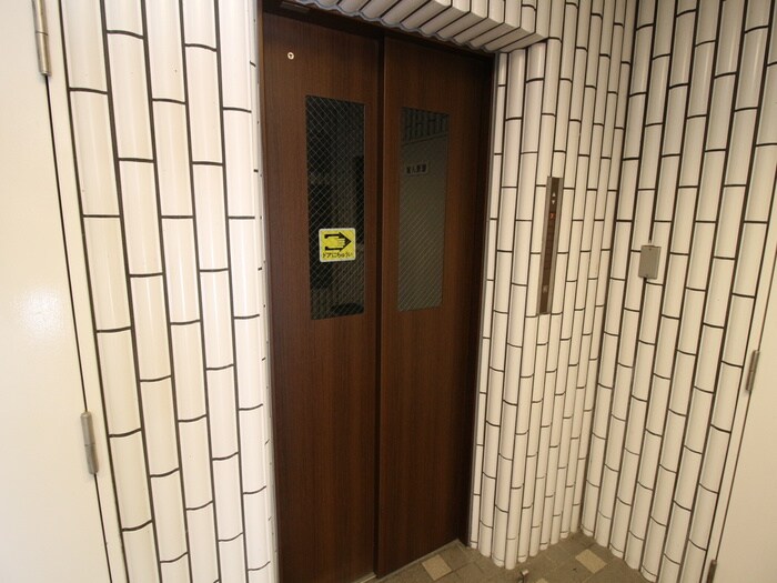 レスカール白金の物件外観写真