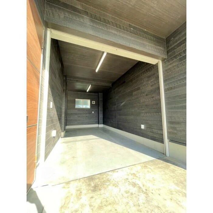 Garage House Sevenの物件外観写真