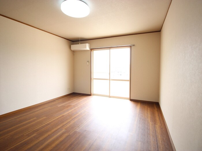 シーズンコート妙興寺の物件内観写真