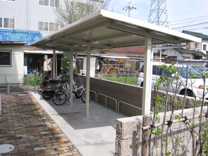 ウヴェルテュールの物件外観写真