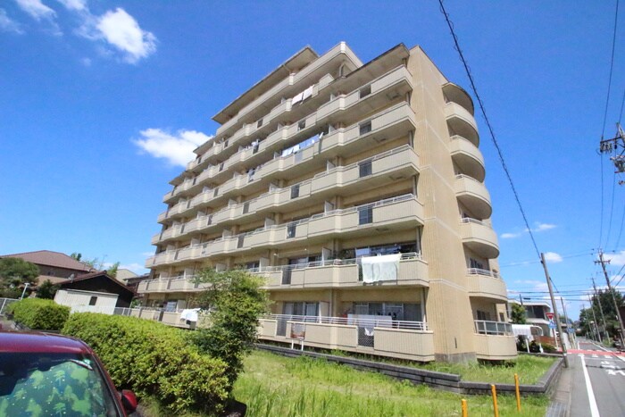 ラ・ジョ－ヌの物件外観写真