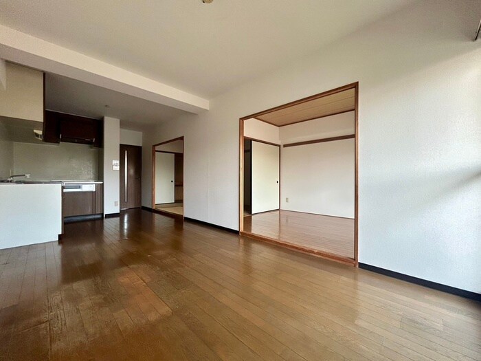 ラ・ジョ－ヌの物件内観写真