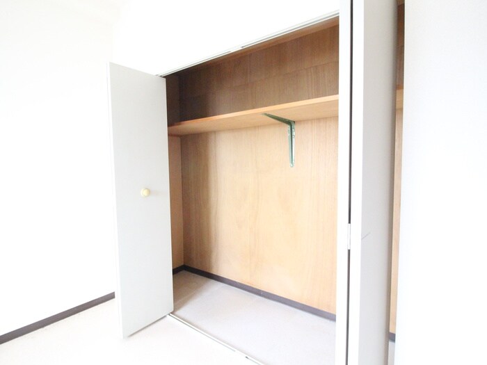 ラ・ジョ－ヌの物件内観写真