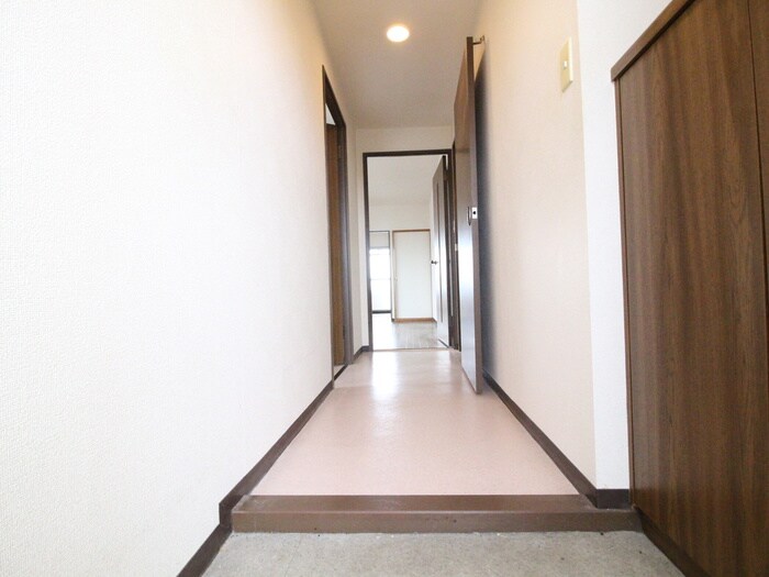 ラ・ジョ－ヌの物件内観写真