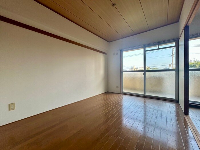 ラ・ジョ－ヌの物件内観写真