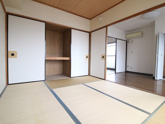 ラ・ジョ－ヌの物件内観写真