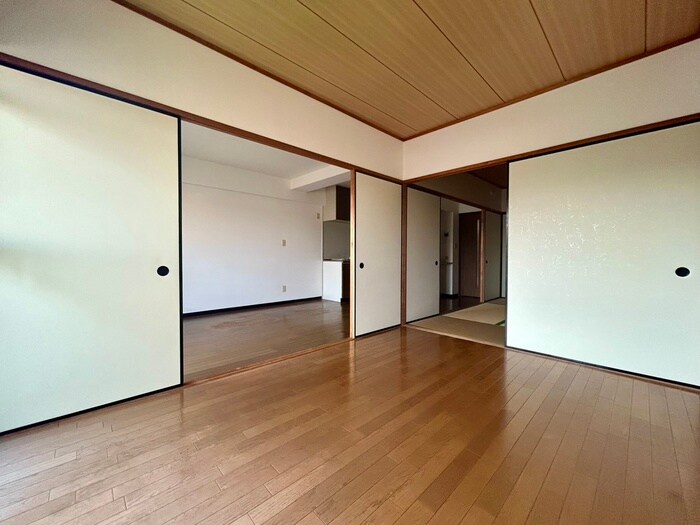 ラ・ジョ－ヌの物件内観写真