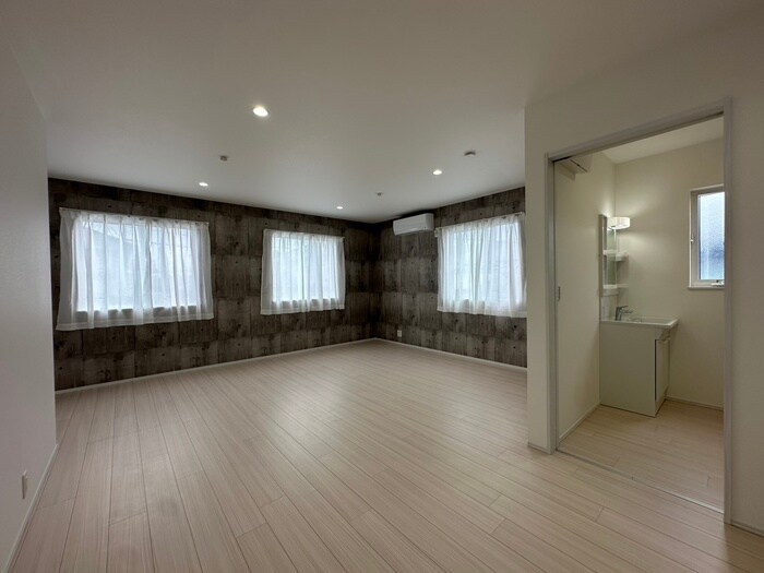 小信中島ガレージハウスの物件内観写真