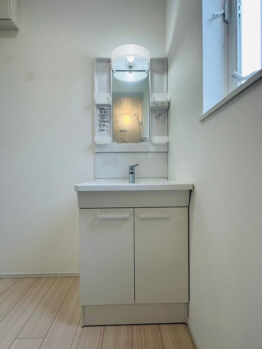 小信中島ガレージハウスの物件内観写真