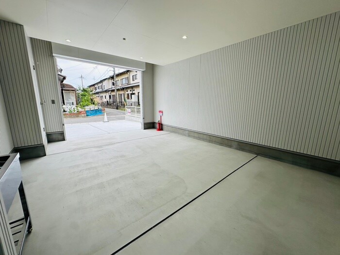 小信中島ガレージハウスの物件内観写真