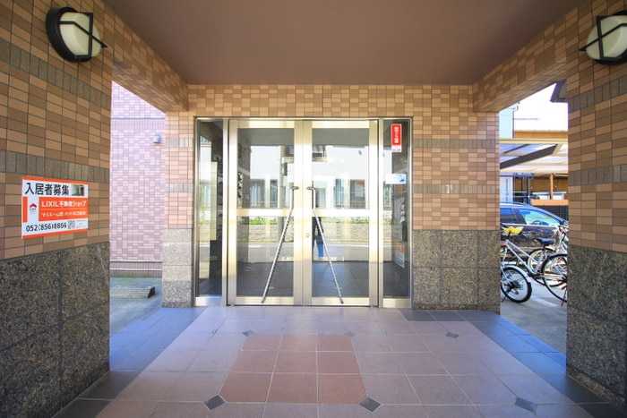 Ｔｒｅｓ　Ｅｎ　Ｖｏｇｕｅの物件外観写真