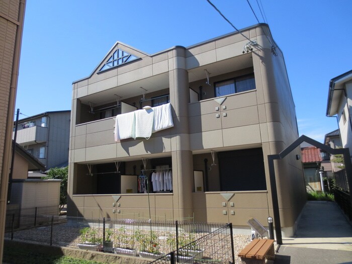 ラッキ－ズハイツの物件外観写真