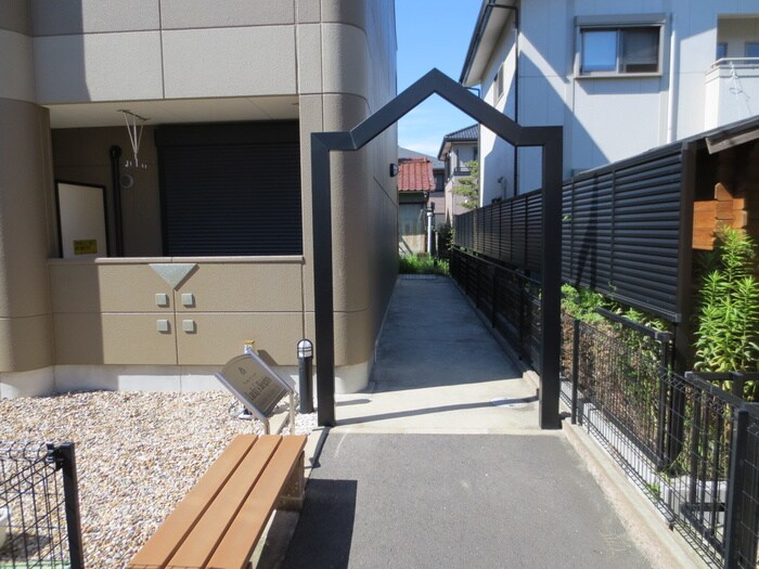 ラッキ－ズハイツの物件外観写真