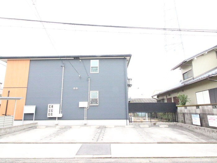 太陽の物件外観写真