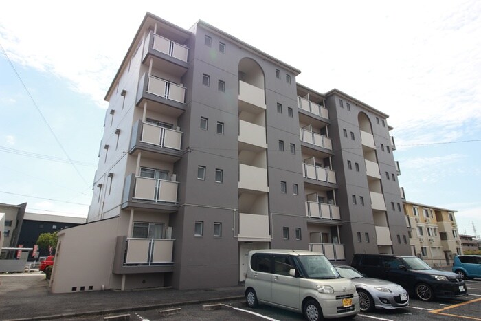 ベルシェ川村の物件外観写真