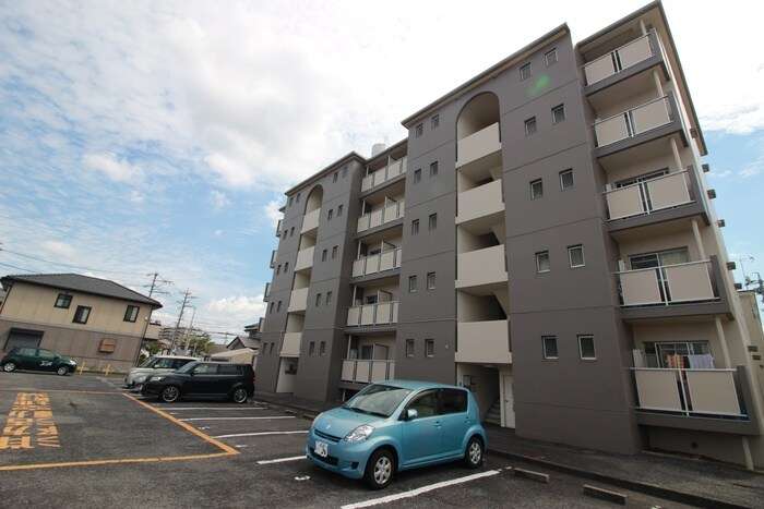 ベルシェ川村の物件外観写真