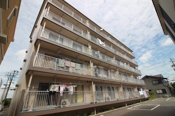 ベルシェ川村の物件外観写真