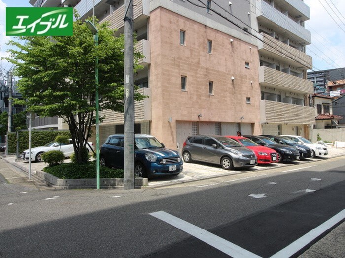 泉アパ－トメントの物件外観写真