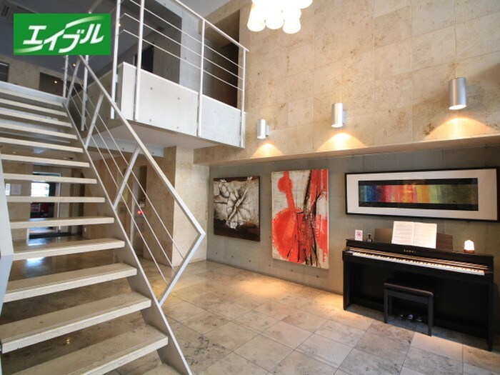 泉アパ－トメントの物件外観写真