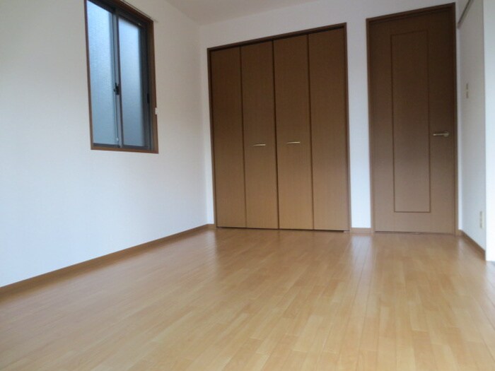 サン　フロ－ラ　Ｃ棟の物件内観写真