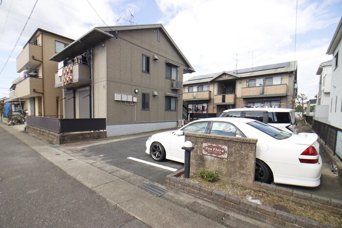 サン　フロ－ラ　Ｃ棟の物件外観写真