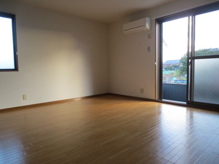 サン　フロ－ラ　Ｃ棟の物件内観写真