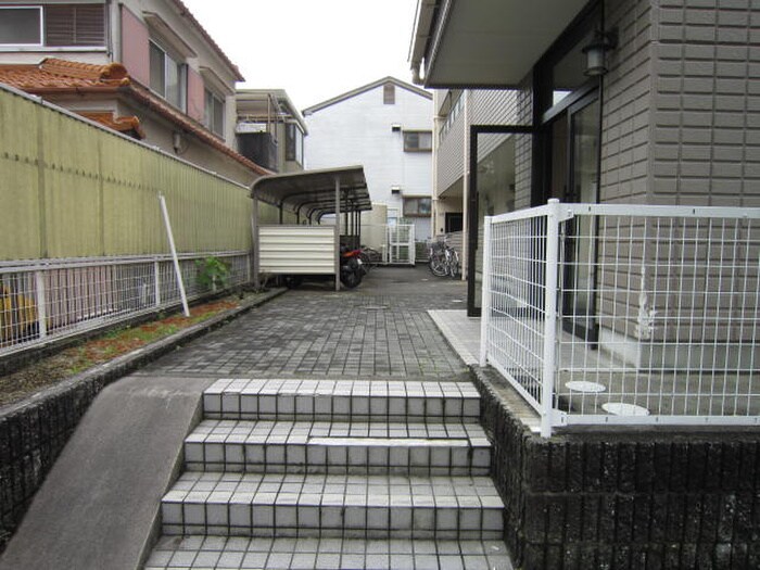 カサブランカ二村台の物件外観写真