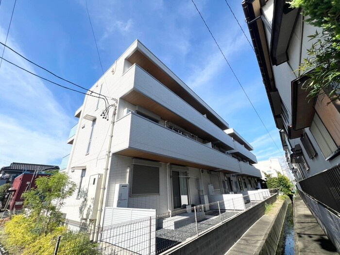 アベニールの物件外観写真