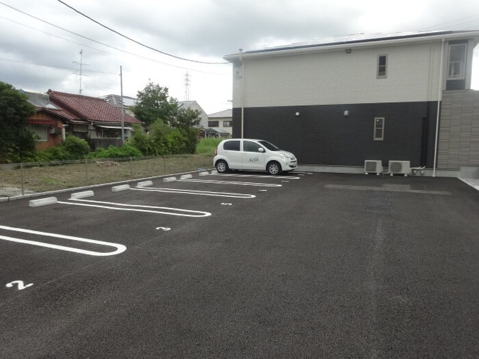 ボヌールの物件外観写真