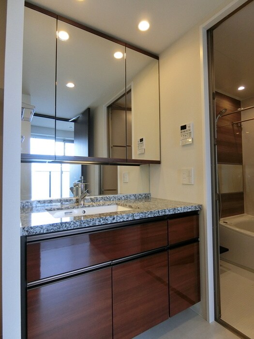 ﾌﾟﾗｳﾄﾞﾀﾜｰ名古屋伏見（1704）の物件内観写真