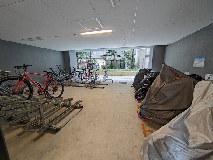 プレサンス葵デュリスの物件外観写真