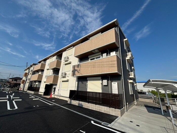 カーサ・カルーナの物件外観写真