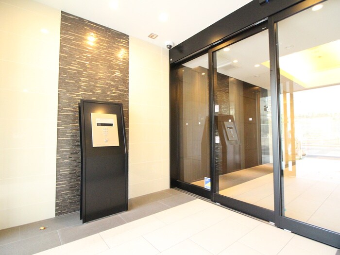 アデグランツ上前津の物件外観写真