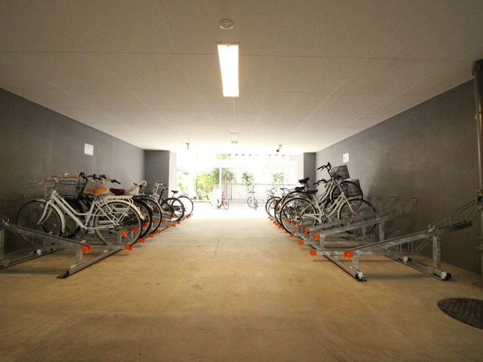 アデグランツ上前津の物件外観写真