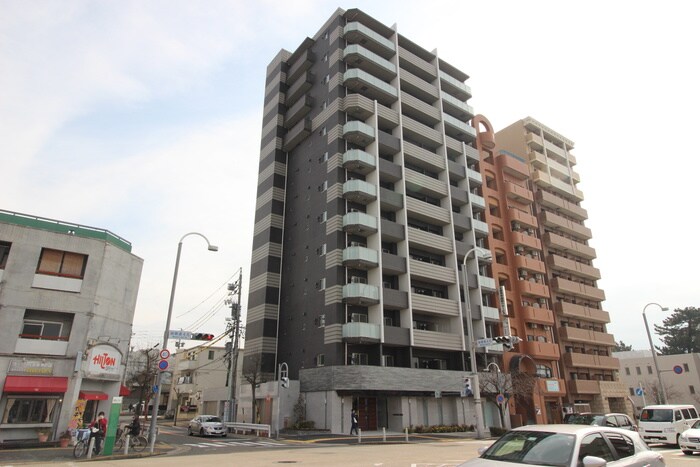 グランドゥール瑞穂通の物件外観写真