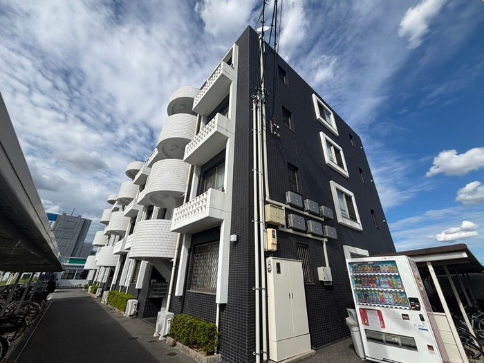 ラルゴの物件外観写真