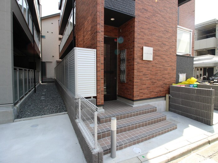 パインテール千成の物件外観写真