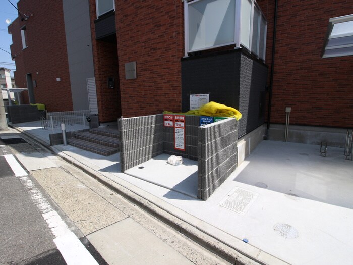 パインテール千成の物件外観写真