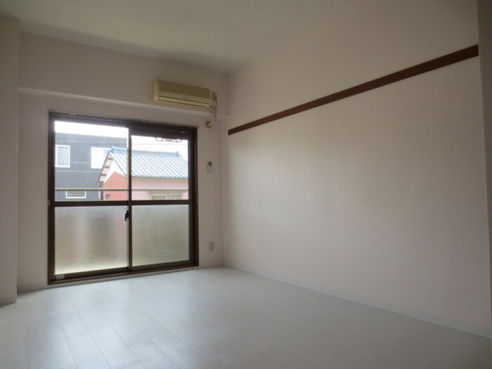 ラ・グラシュ－ズの物件内観写真