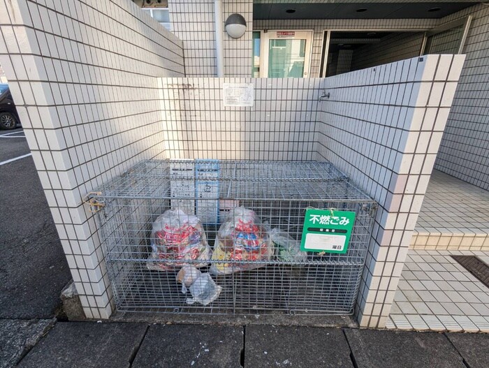 コ－ポオアシスの物件外観写真