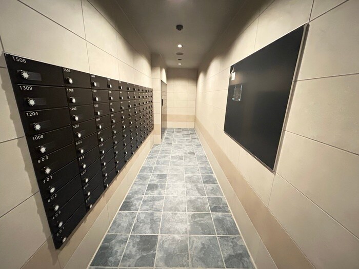 ﾌﾟﾚｻﾝｽ上前津ｵﾚｼｱの物件外観写真