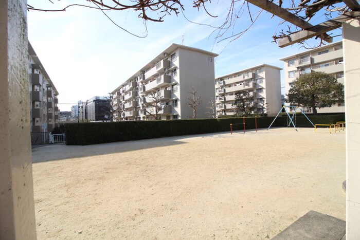 西一社団地13号棟（302）の物件外観写真