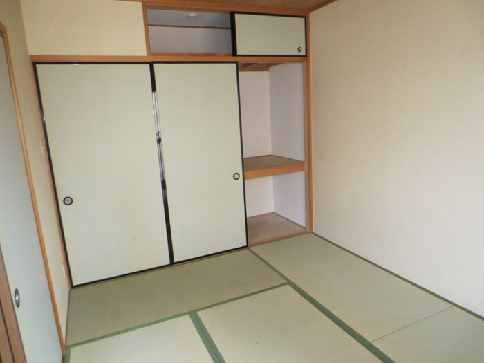 ユタカハイツの物件内観写真