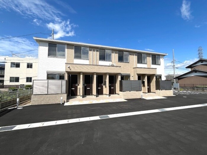 コンフォール門間Aの物件外観写真