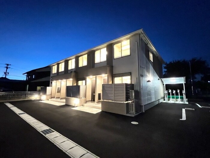 コンフォール門間Aの物件外観写真