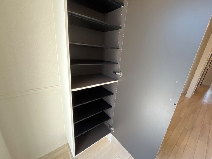 コンフォール門間Aの物件内観写真