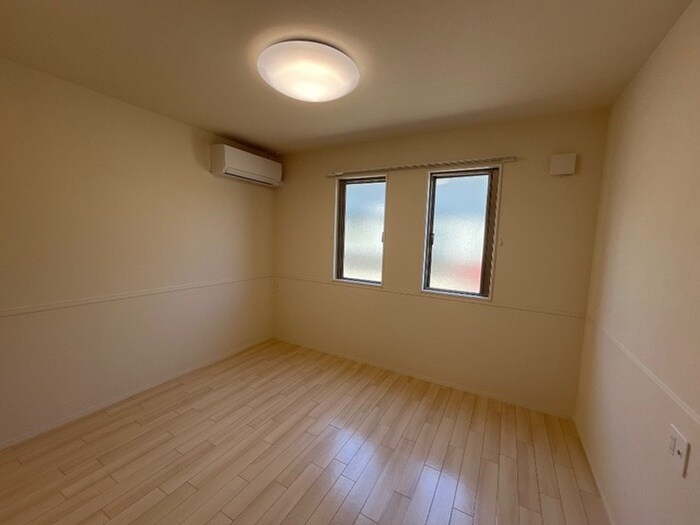 コンフォール門間Aの物件内観写真